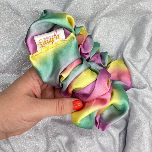 Say Goodbye to Hair Bobbles: The Ultimate Guide to Styling with Scrunchies!