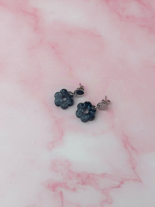 Midnight flowers - Black glitter Resin Earrings
