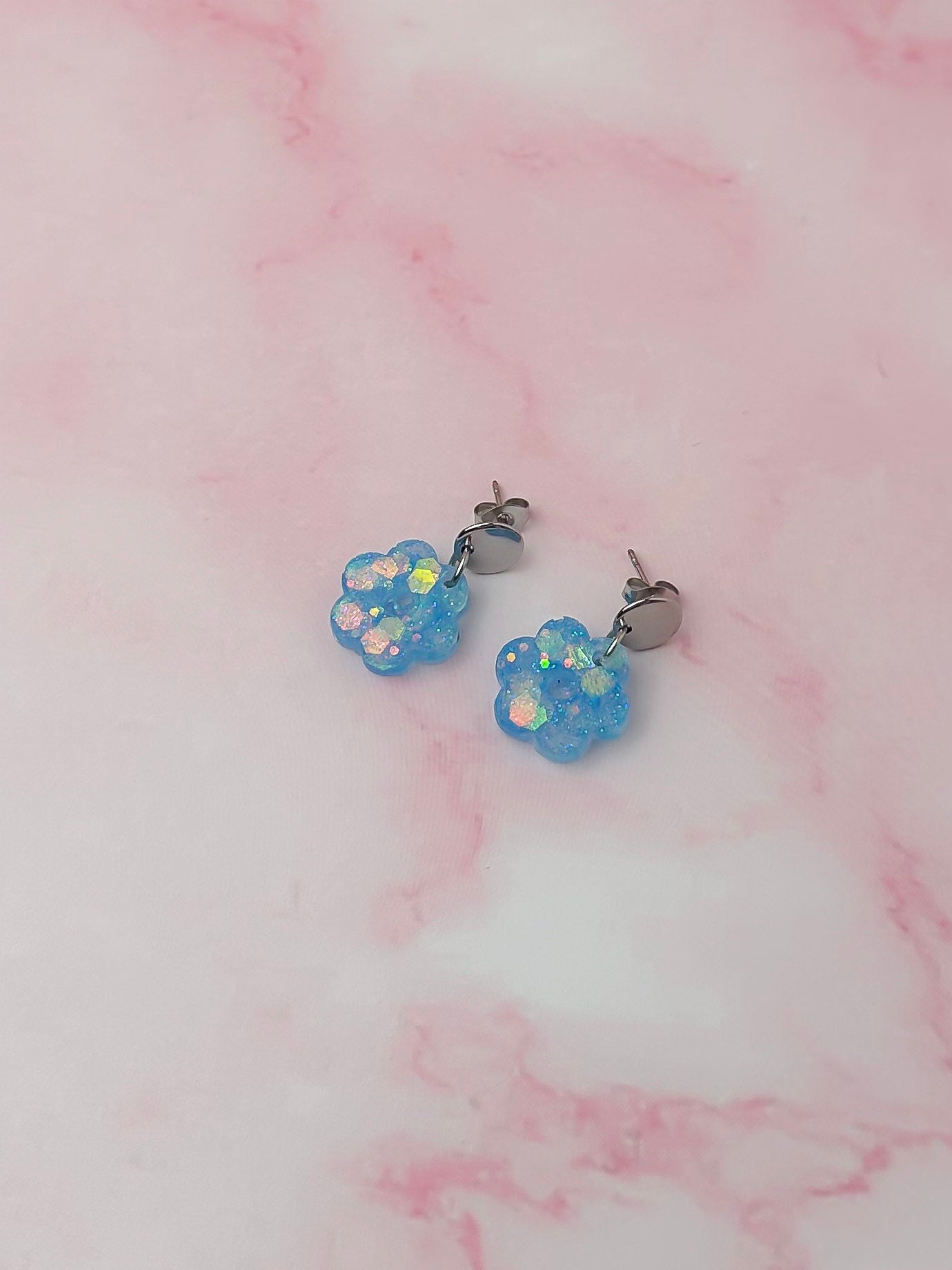 Blue flowers - Blue glitter Resin Earrings