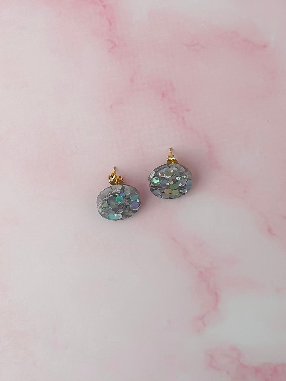 Aquarius circle studs - holographic silver glitter Resin Earrings