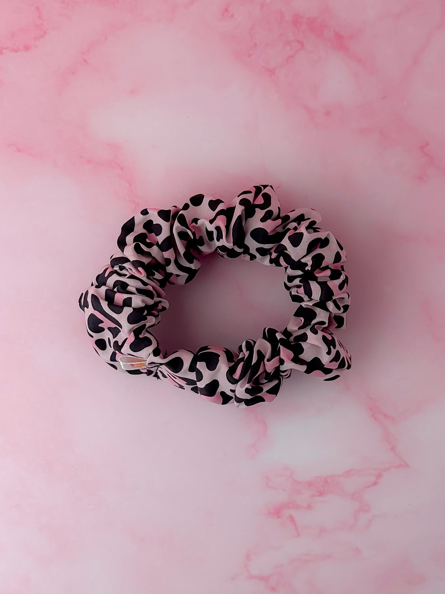Kayleigh - Pink and black Leopard print wide scrunchie