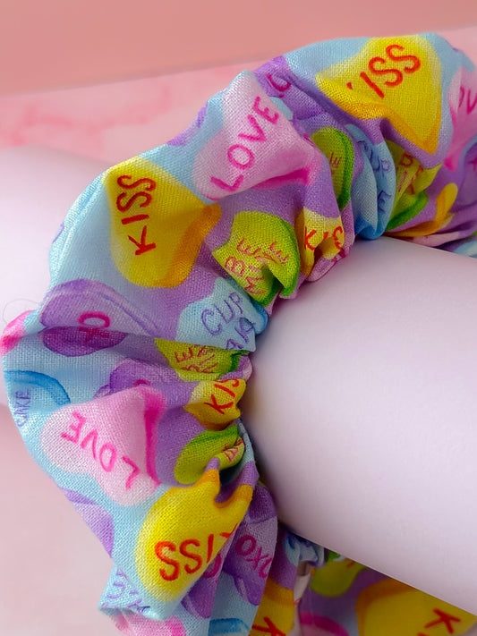 Sweetie - Colourful sweetie print classic scrunchie