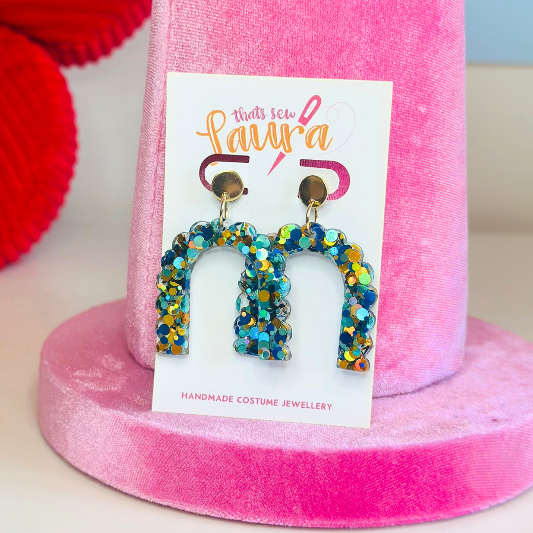 Angel - Scalloped Arch