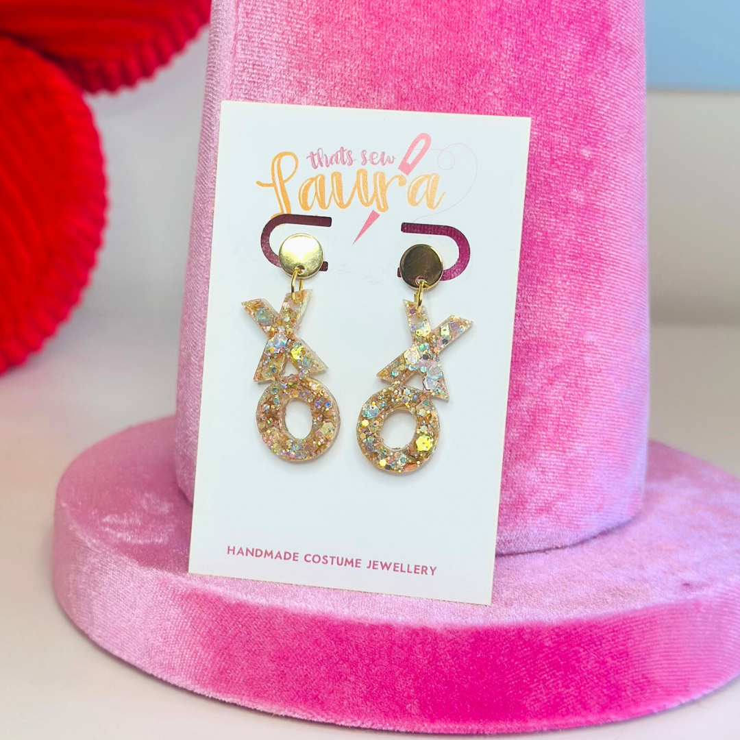 Champagne Hugs & Kisses