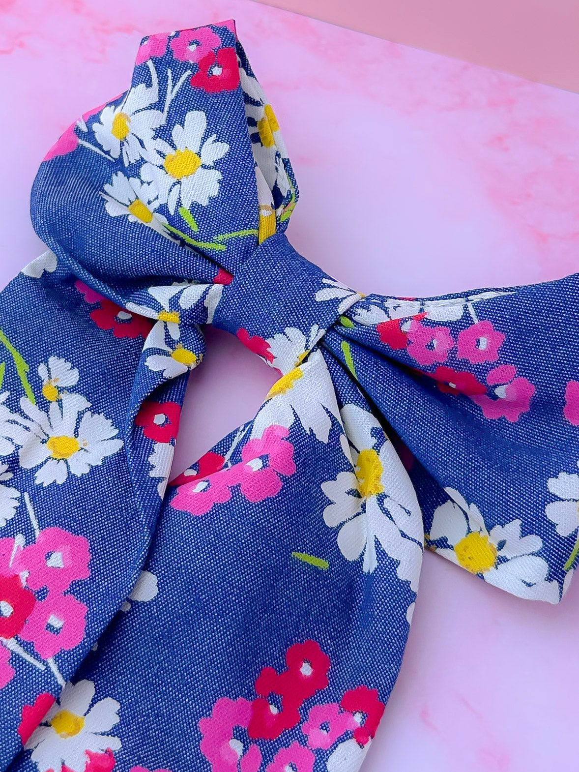 Daisy dreams - Large daisy floral denim long Hair Bow