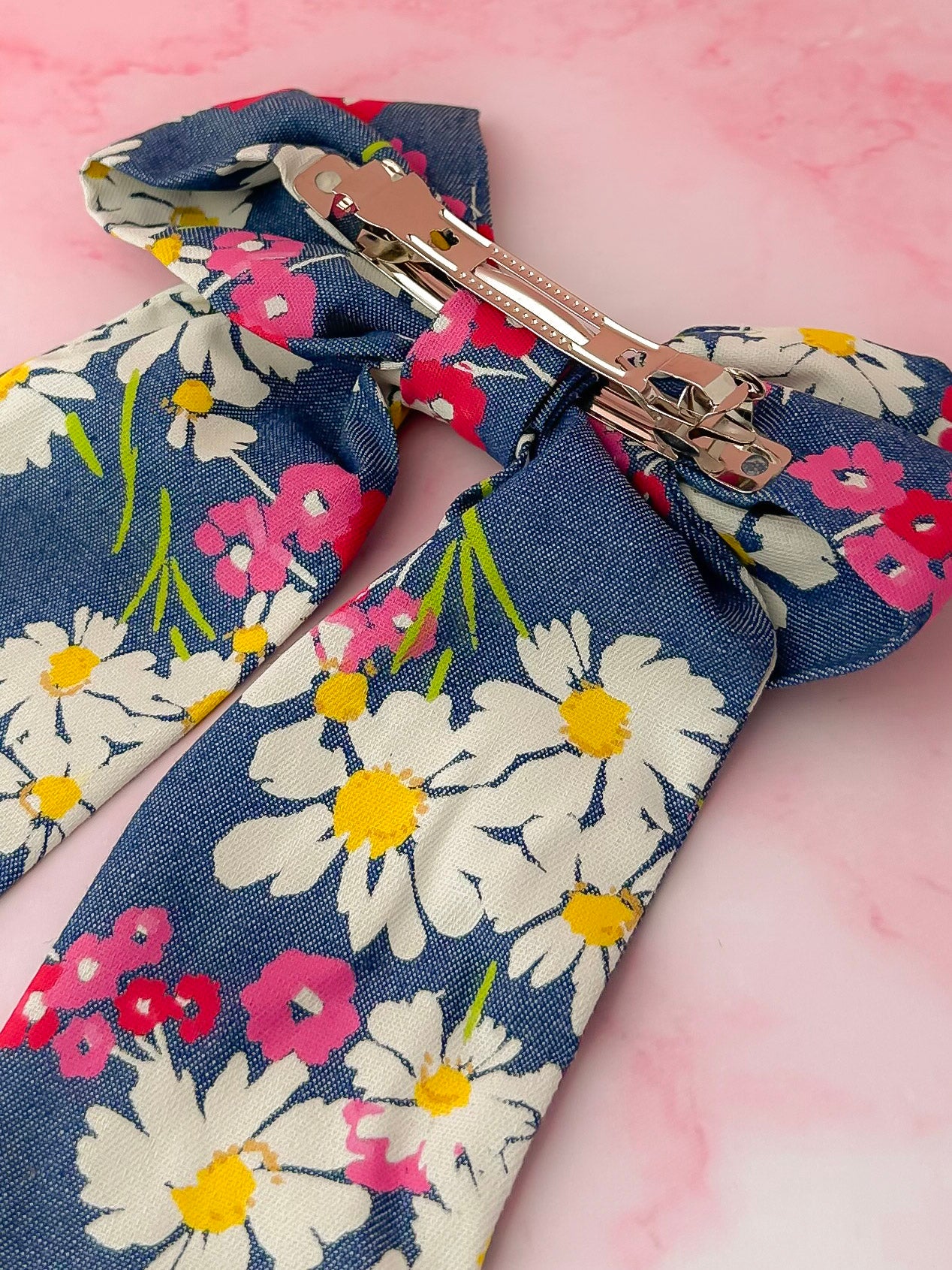 Daisy dreams - Large daisy floral denim long Hair Bow