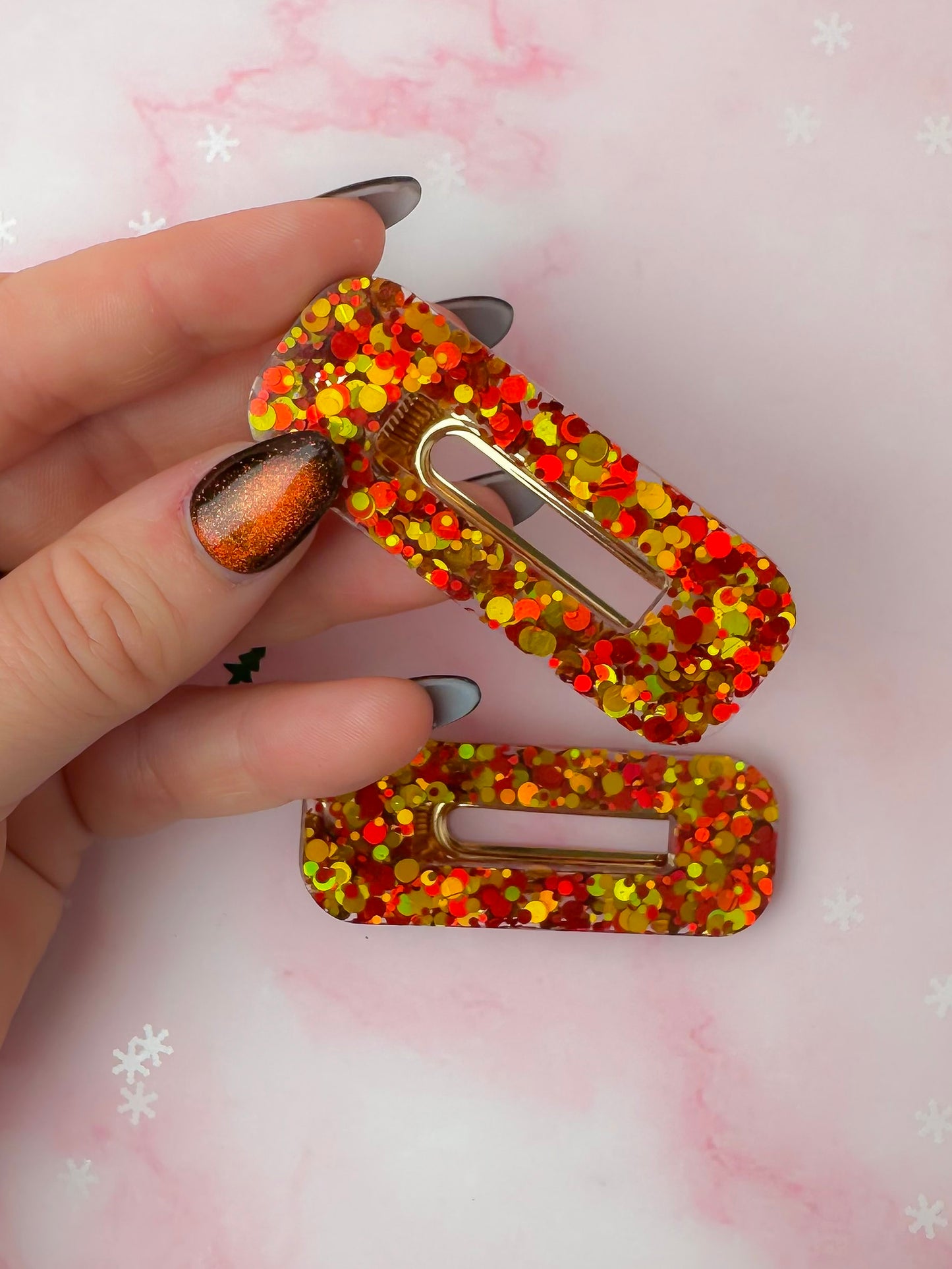 Cosy Christmas - Gold & Red Oblong Glitter Resin Hair Clips