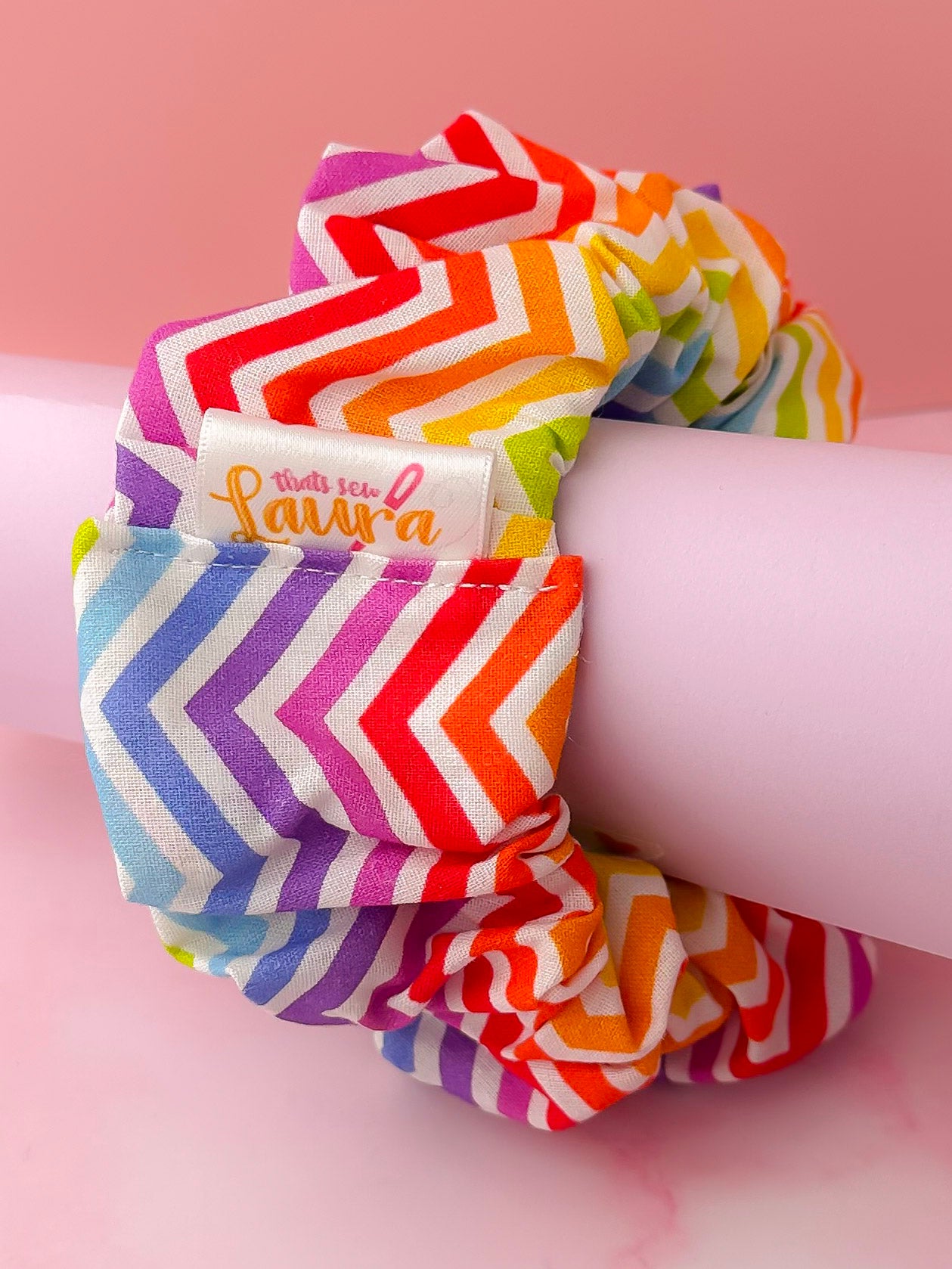 Zig Zag - multicoloured Zigzag print XL Scrunchie
