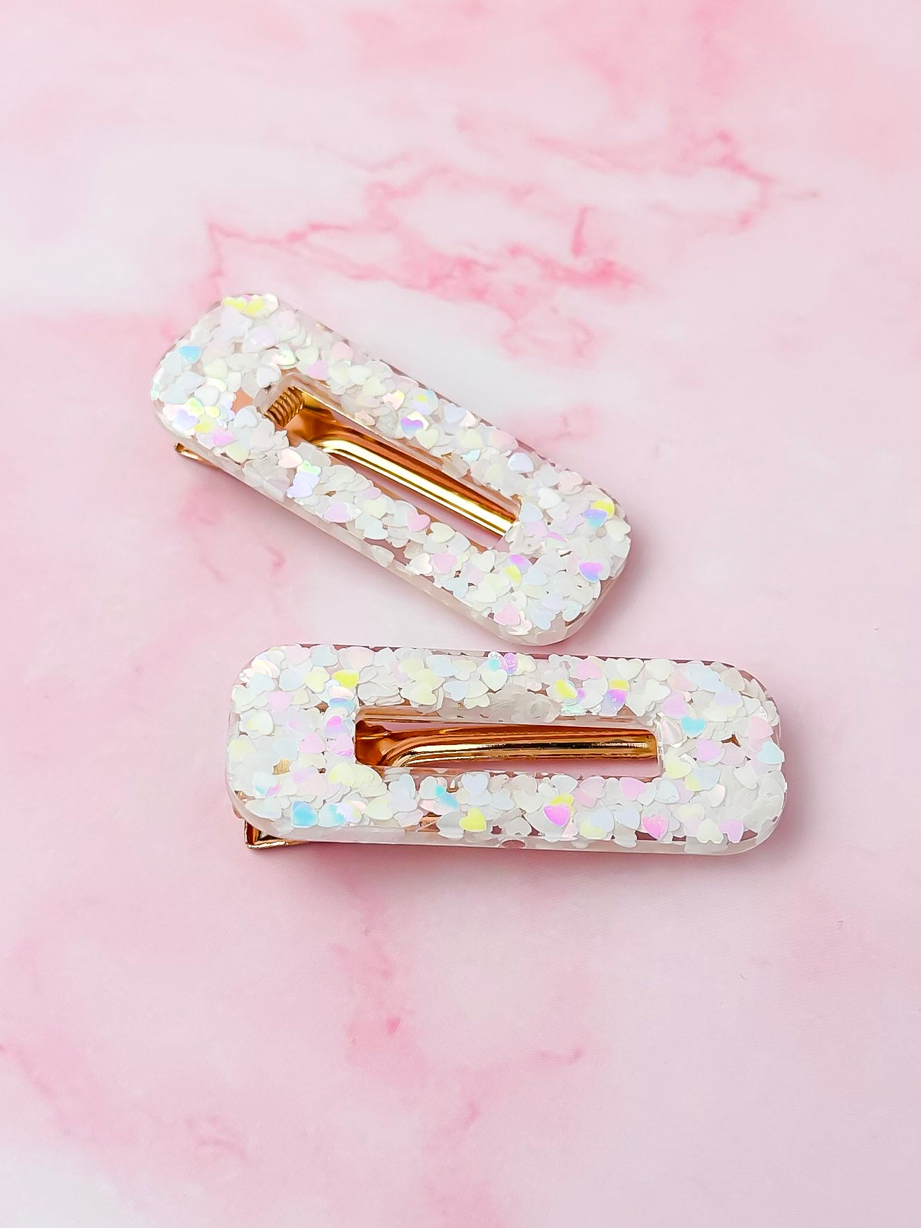 Adora - White Iridescent Heart Glitter oblong Resin Hair Clips