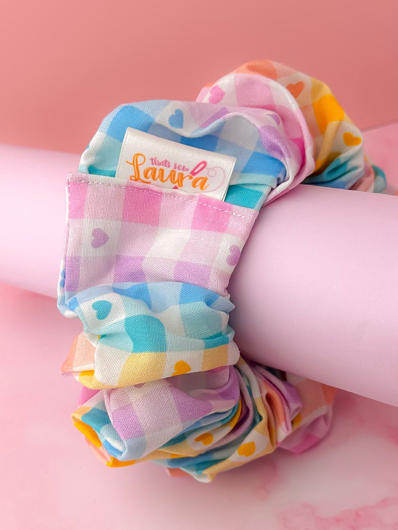 Elsie - multicoloured heart checkered print XL Scrunchie