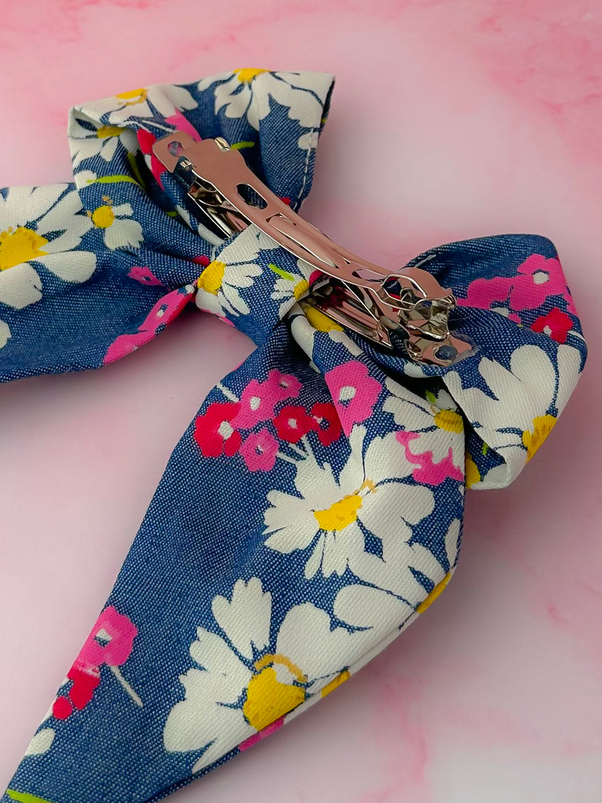 Daisy Dreams - Large Daisy print classic Hair Bow